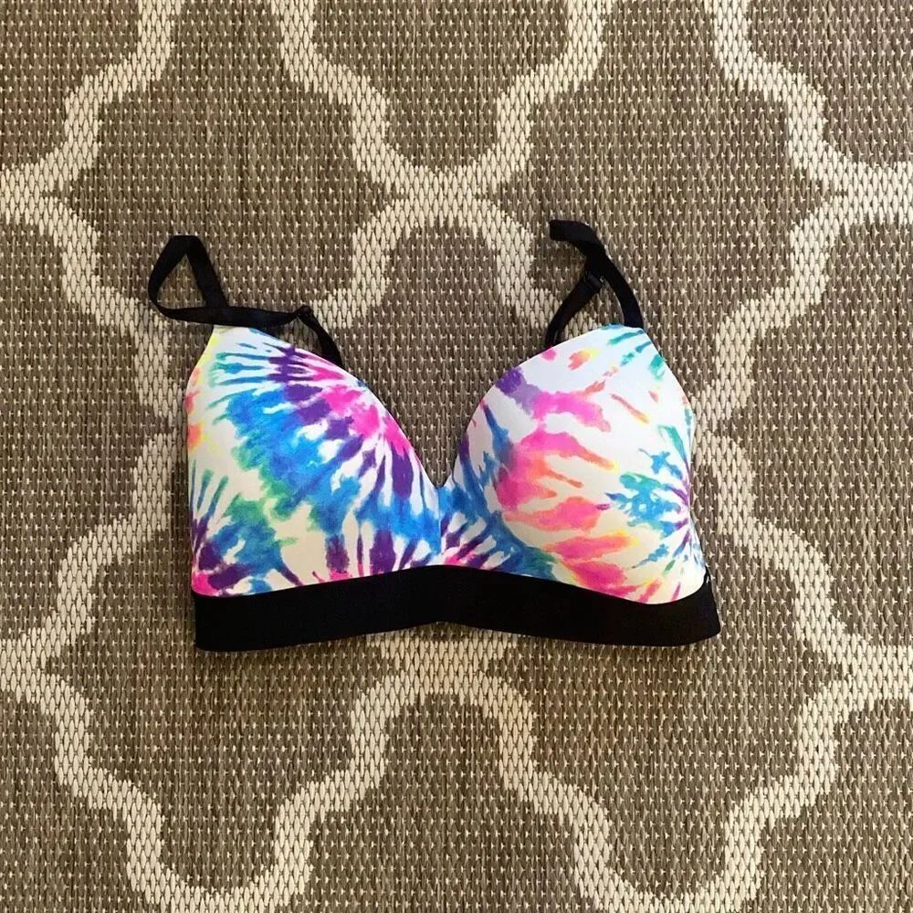 Victoria’s Secret wear everywhere wireless lightly lined bra size 34DD